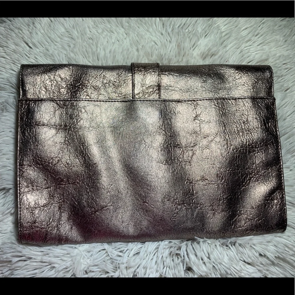 Jessica Simpson Clutch‎